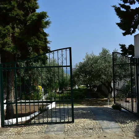 بيت للعطل Evans House Elevtheraí